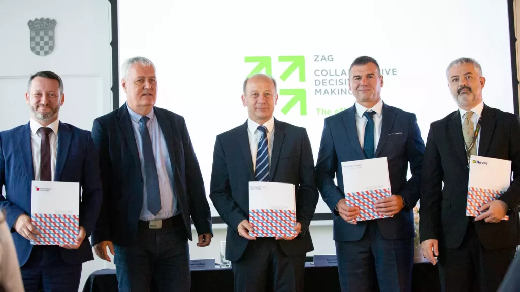 Potpisinci Sporazuma A CDM i Tomislav Mihotić, državni tajnik Ministarstva mora, prometa i infrastrukture